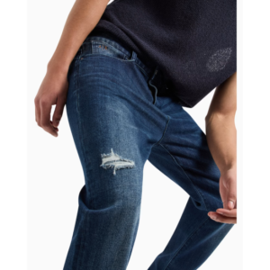 Men’s Mildly Distressed Light Fade Jeans